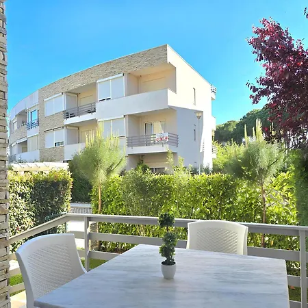 Appartamento Apartment In Lalzit Bay Near Sandy Beach